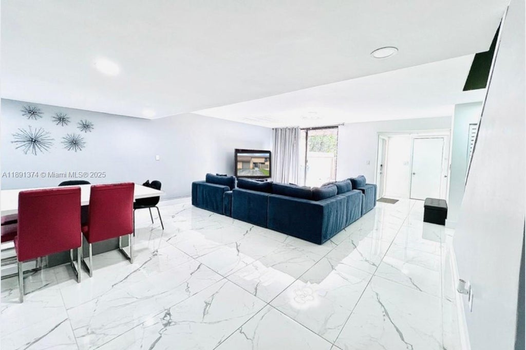 20571 Ne 6th Ct, Miami