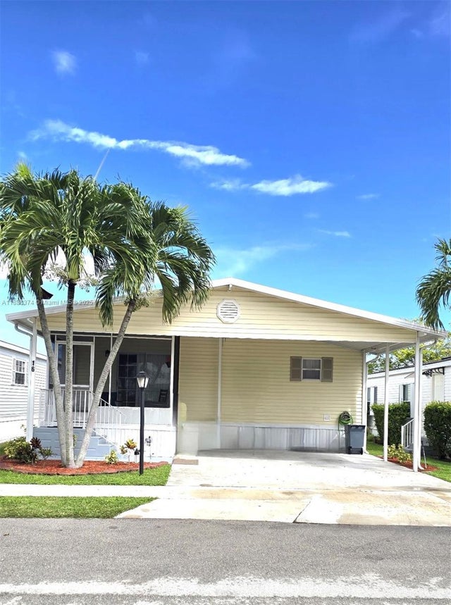 1 of 24 - 16 Holly Ln, Davie, FL