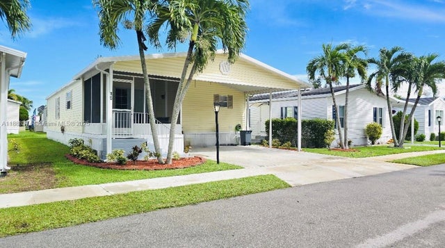 2 of 24 - 16 Holly Ln, Davie, FL
