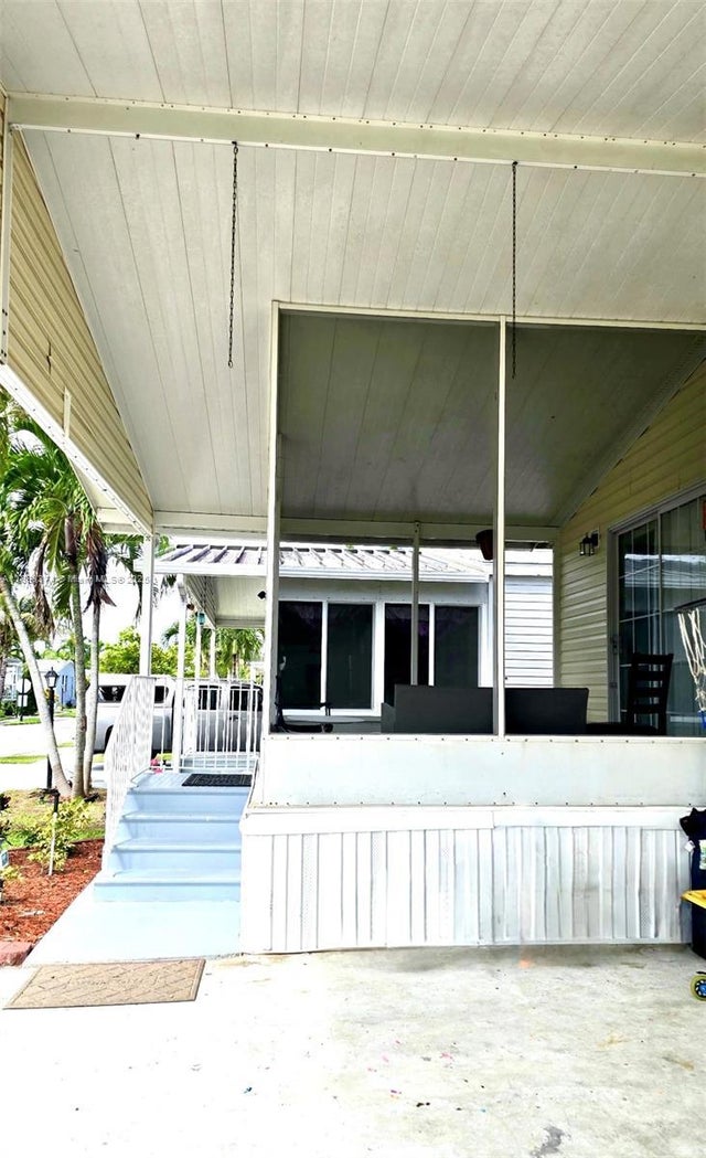 4 of 24 - 16 Holly Ln, Davie, FL