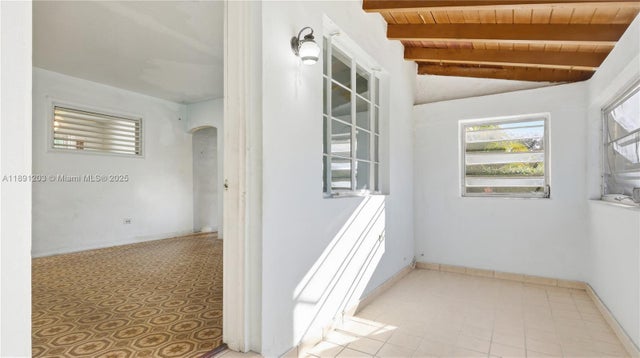 5 of 27 - 5611 Sw 6th St, Miami, FL