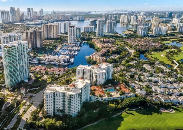 1 of 21 - 20000 E Country Club Dr Ph01, Aventura, FL