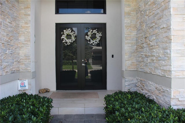 4 of 41 - 8904 Sw 69th Ter, Miami, FL