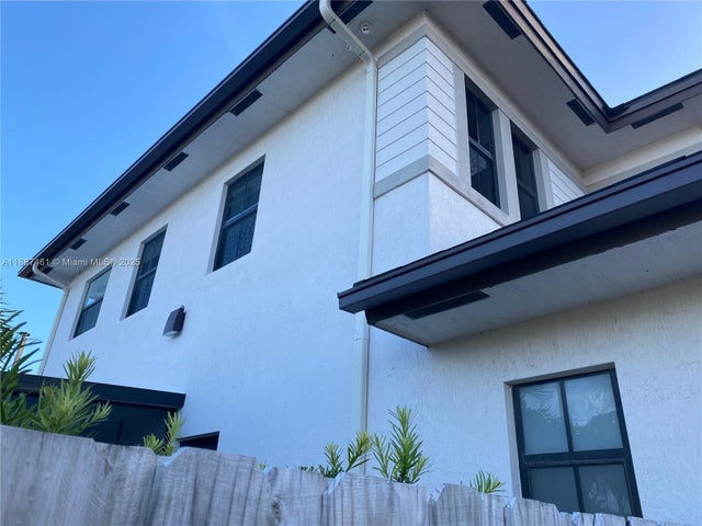 5 of 41 - 8904 Sw 69th Ter, Miami, FL