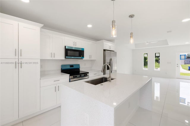 5 of 21 - 1221 Ederle St E, Lehigh Acres, FL