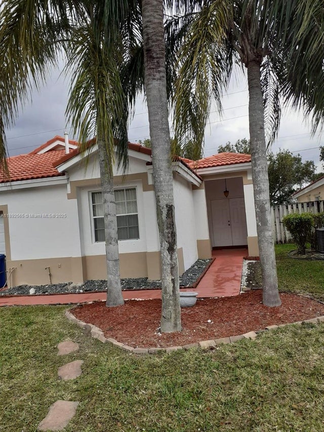 3 of 7 - 32 Gables Blvd, Weston, FL