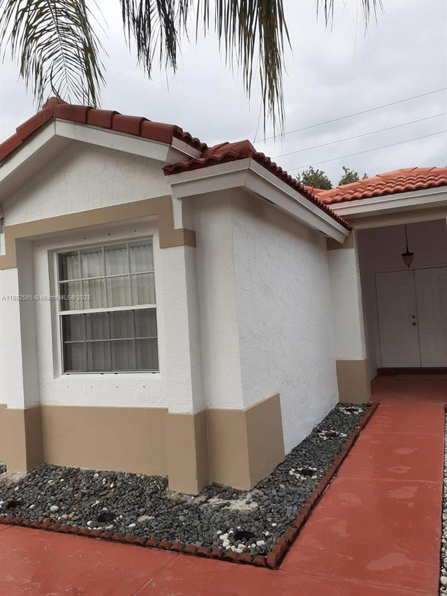 5 of 7 - 32 Gables Blvd, Weston, FL