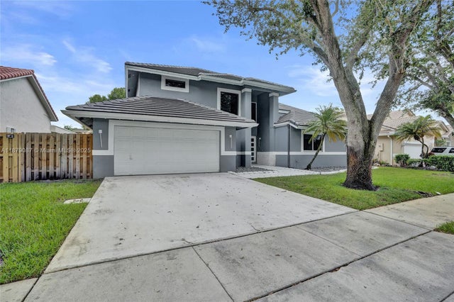 3 of 70 - 1321 Sw 102nd Ave, Pembroke Pines, FL