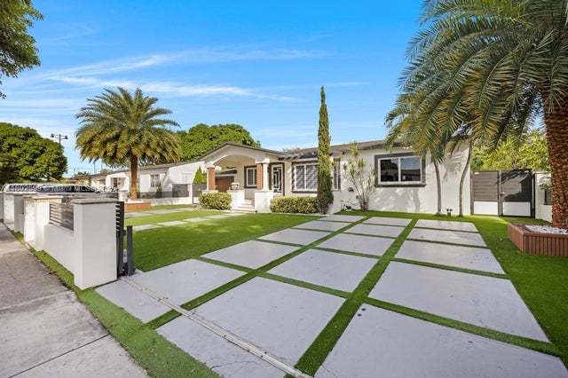 2 of 29 - 155 W 60th St, Hialeah, FL