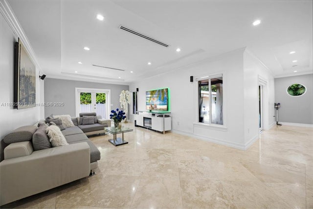 3 of 29 - 155 W 60th St, Hialeah, FL