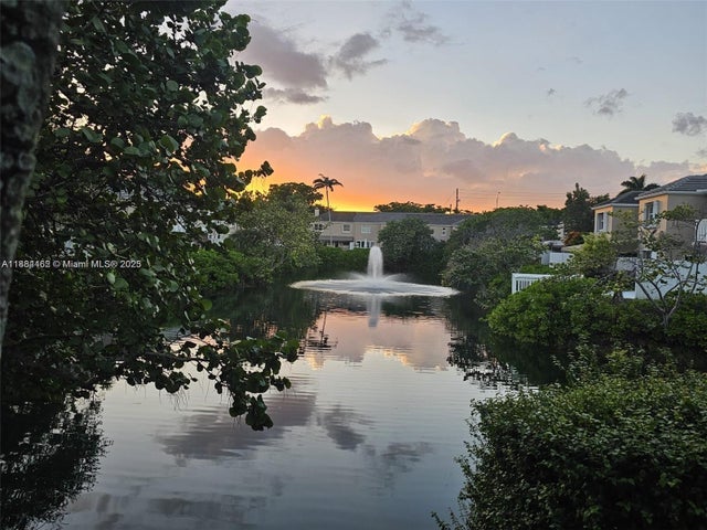 2 of 27 - 5570 Sw 70th Pl S, Miami, FL