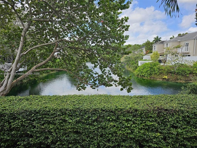 3 of 27 - 5570 Sw 70th Pl S, Miami, FL