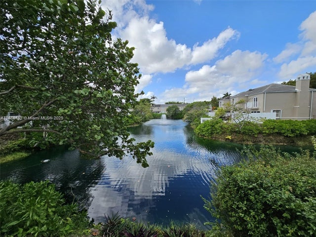 4 of 27 - 5570 Sw 70th Pl S, Miami, FL