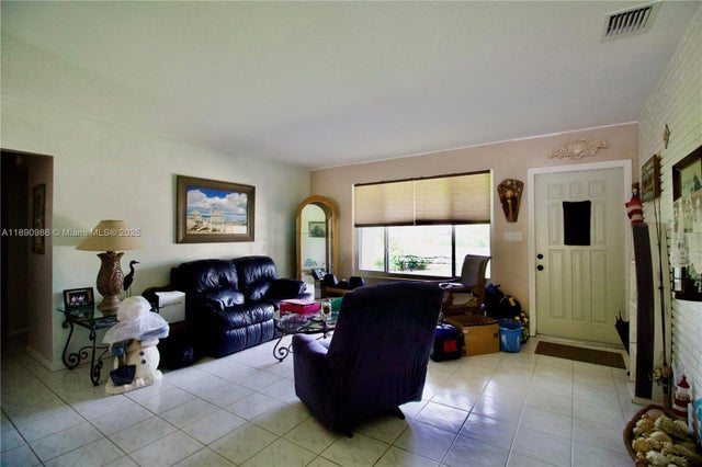 5 of 21 - 1007 N Golf Dr, Hollywood, FL