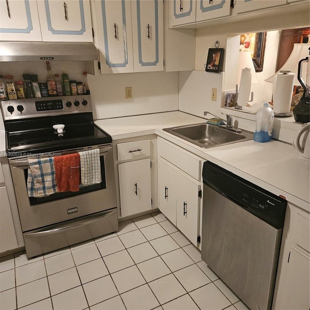 4 of 15 - 3571 Inverrary Dr 409, Lauderhill, FL