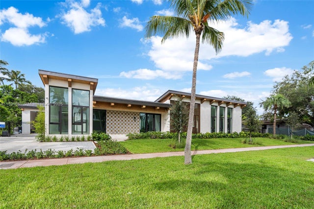 4 of 61 - 6716 San Vicente St, Coral Gables, FL