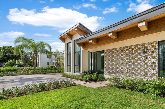 5 of 61 - 6716 San Vicente St, Coral Gables, FL