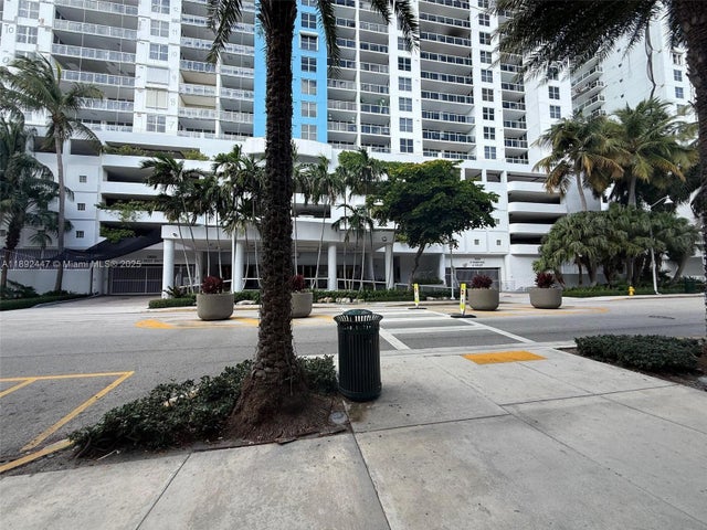 1 of 28 - 1800 Sunset Harbour Dr 6, Miami Beach, FL