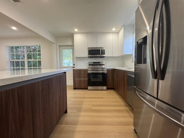 3 of 16 - 2642 Fillmore St, Hollywood, FL