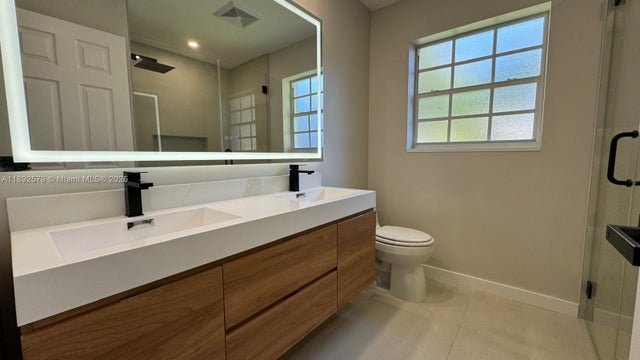 4 of 16 - 2642 Fillmore St, Hollywood, FL