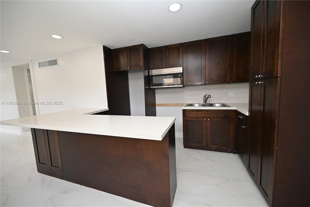 4 of 21 - 3130 Nw 95th Ter, Miami, FL