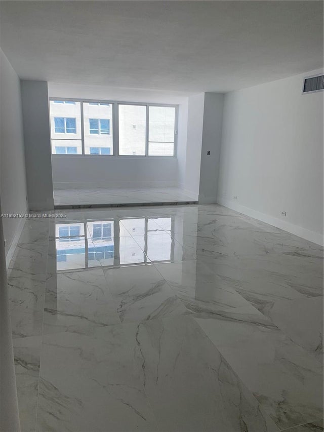 2 of 9 - 5005 Collins Ave, Miami Beach, FL