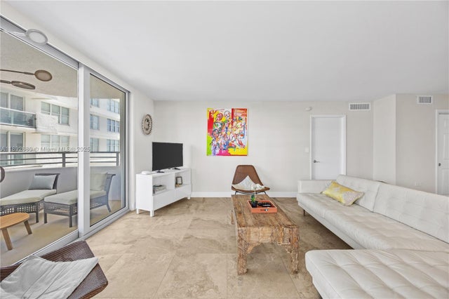 4 of 15 - 5555 Collins Ave 4b, Miami Beach, FL