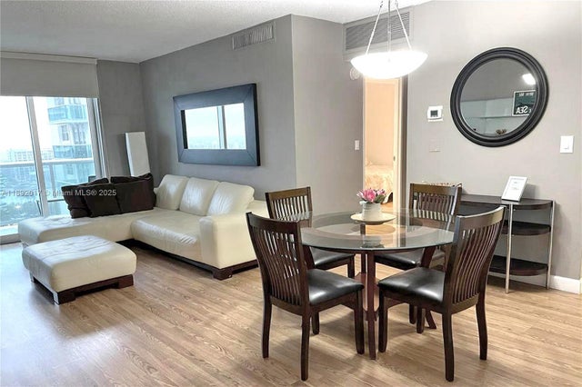 4 of 10 - 3901 S Ocean Dr 15r, Hollywood, FL