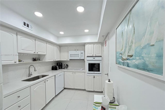 5 of 10 - 3901 S Ocean Dr 15r, Hollywood, FL