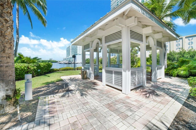 3 of 9 - 16500 Collins Ave 1751, Sunny Isles Beach, FL