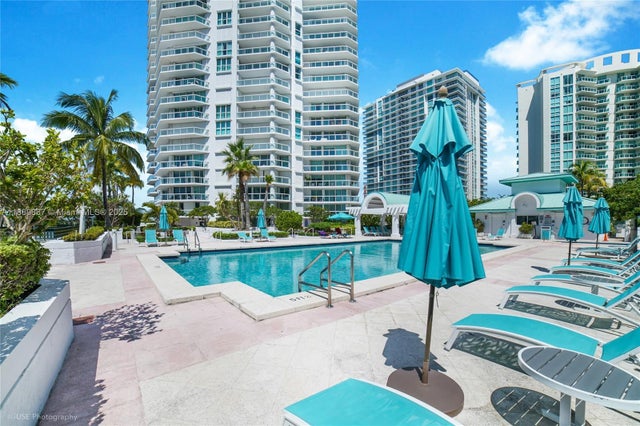 4 of 9 - 16500 Collins Ave 1751, Sunny Isles Beach, FL