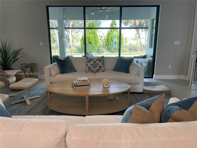 4 of 15 - 4960 Surfside Circle, Bradenton, FL