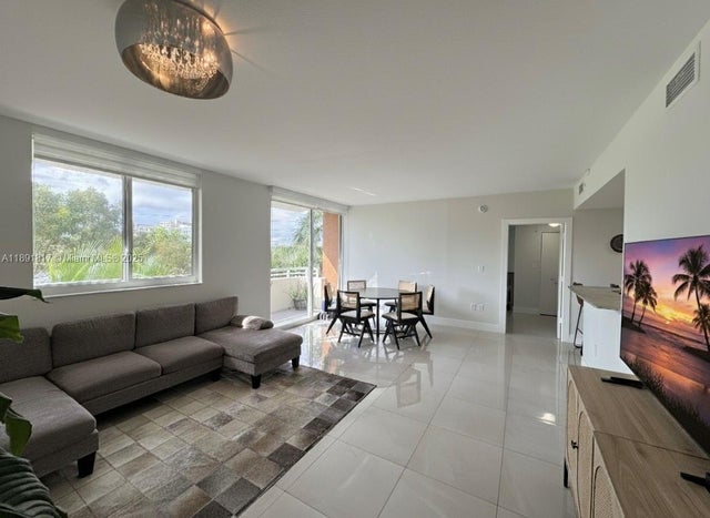 1 of 31 - 2775 Ne 187th St 318, Aventura, FL