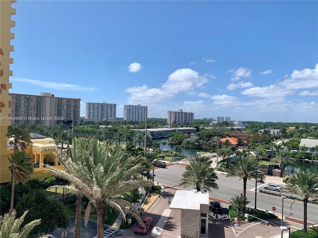 4 of 18 - 16425 Collins Ave 512, Sunny Isles Beach, FL
