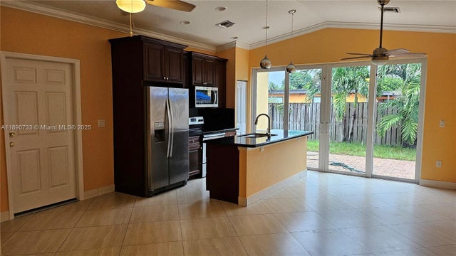 4 of 20 - 4585 Boatman St #20, Lake Worth, FL