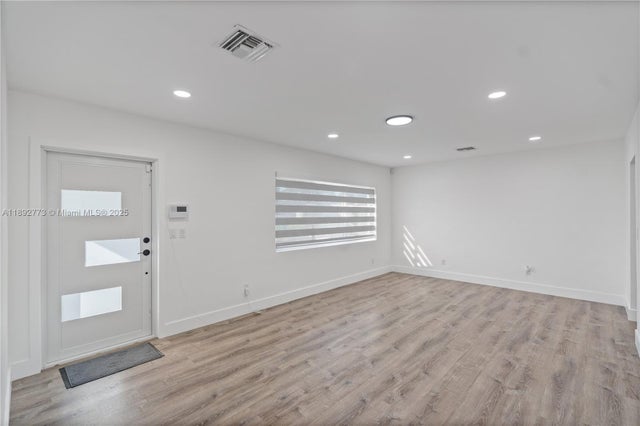 4 of 28 - 2441 Nw 181st Ter, Miami Gardens, FL