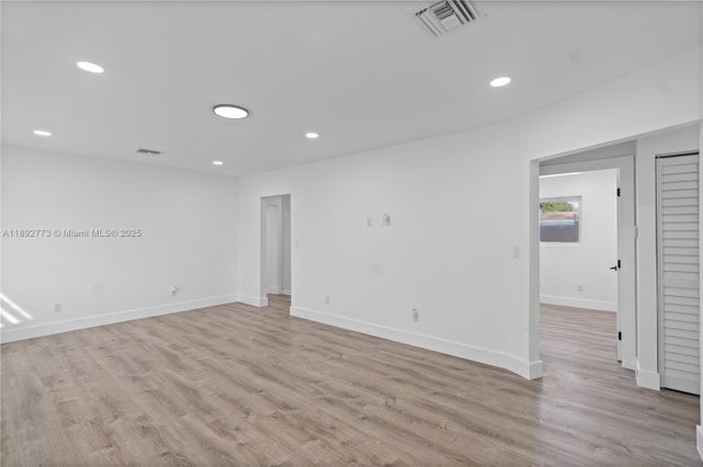 5 of 28 - 2441 Nw 181st Ter, Miami Gardens, FL