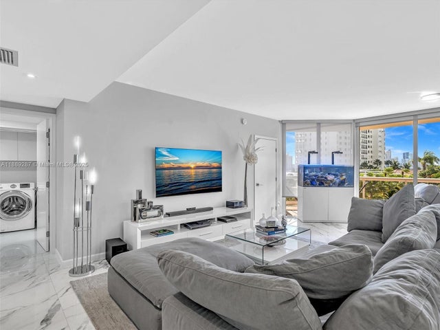 5 of 89 - 20191 E Country Club Dr 511, Aventura, FL