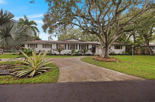 3 of 13 - 8320 Sw 162nd St, Palmetto Bay, FL