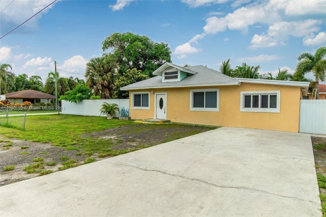 2 of 22 - 521 S Florida Mango Rd, West Palm Beach, FL