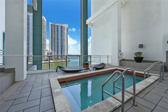 4 of 6 - 900 Brickell Key Blvd 2602, Miami, FL