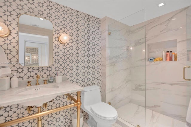 5 of 29 - 2000 Island Blvd 2207, Aventura, FL