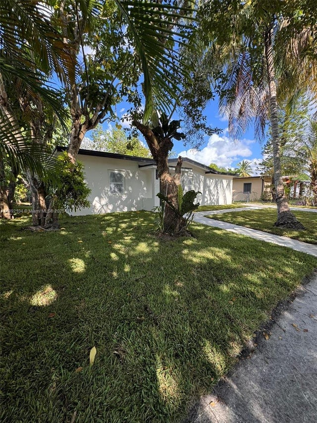 3 of 48 - 13720 Nw 4th Ct, North Miami, FL
