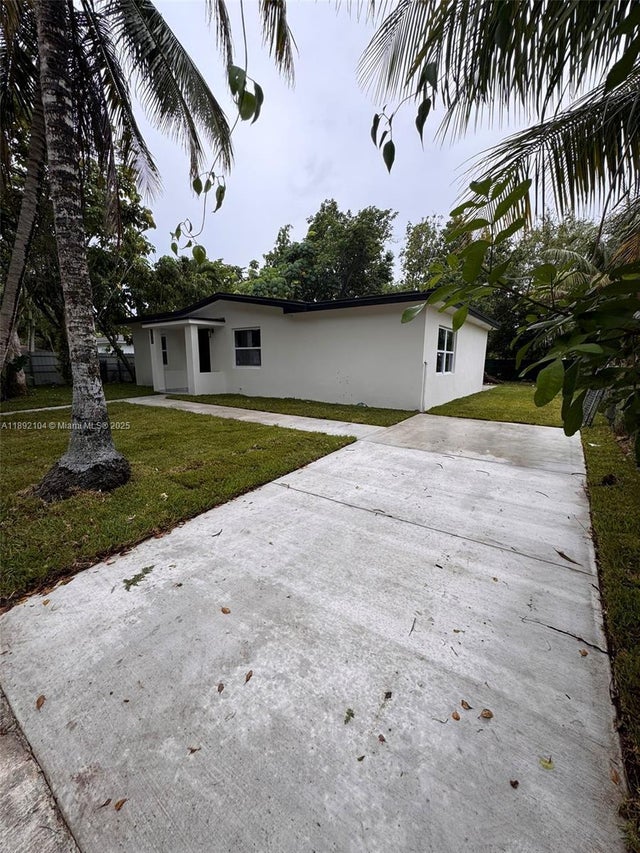 5 of 48 - 13720 Nw 4th Ct, North Miami, FL
