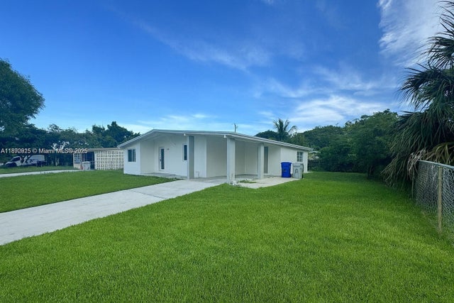 2 of 13 - 1400 Ne 43rd Ct, Pompano Beach, FL