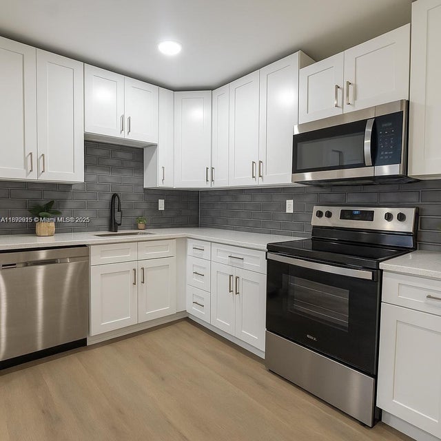 3 of 13 - 1400 Ne 43rd Ct, Pompano Beach, FL