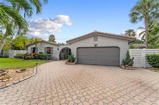 1 of 46 - 8386 Nw 17th Ct, Coral Springs, FL