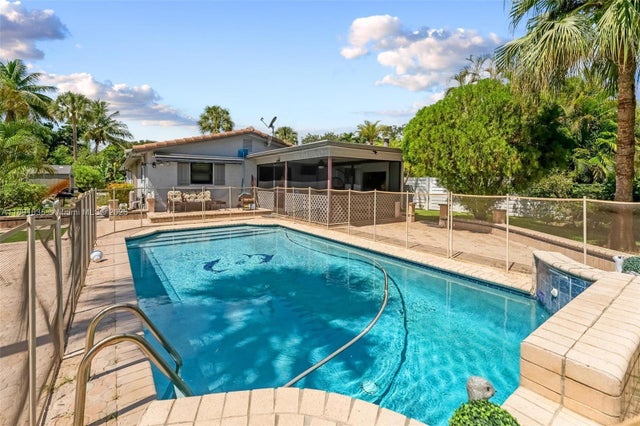 2 of 46 - 8386 Nw 17th Ct, Coral Springs, FL