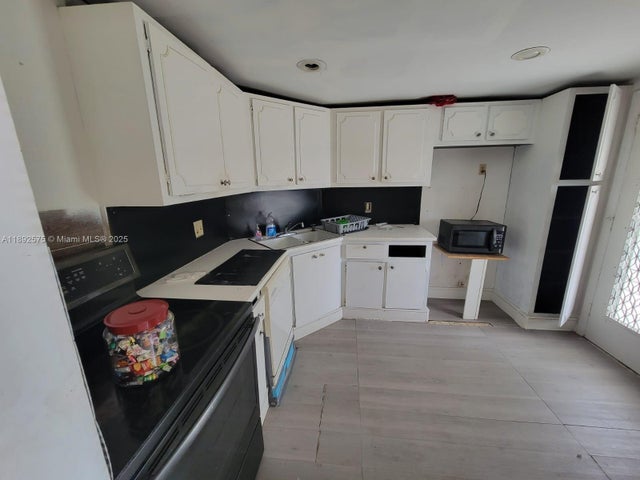 4 of 12 - 3300 Spanish Moss Ter 403, Lauderhill, FL