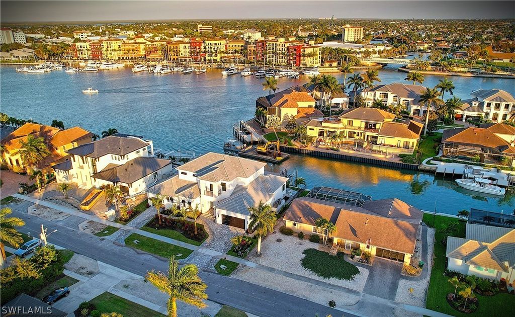 641 Dorando Ct, Marco Island